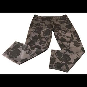 Lululemon Wunder Under Crop-Inky Floral, Size 4